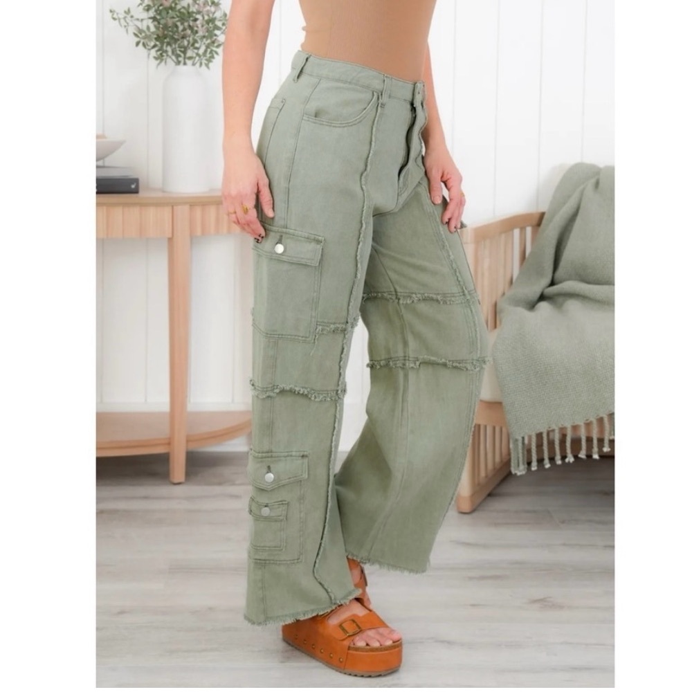 22. NWOT POL Green Cargo Pants Utility Style